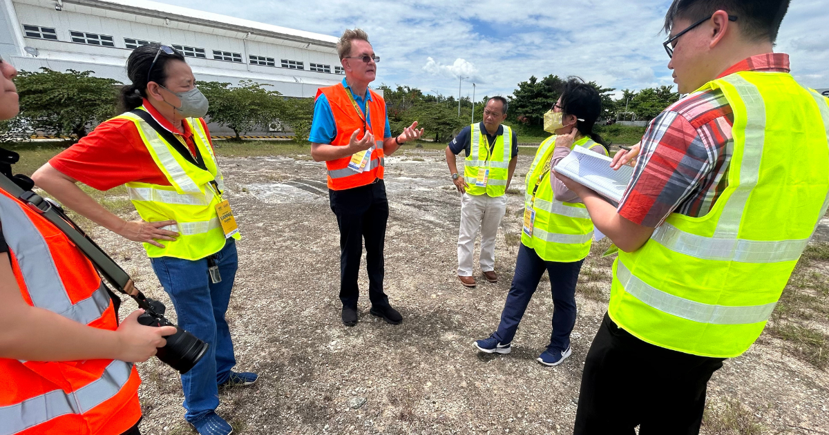 Schelfhaut leads a discussion on the infrastructural improvements needed for Laguindingan Airport to function as a successful humanitarian hub in times of disaster.