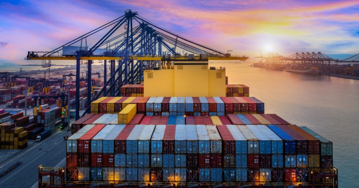 But the market is not trading on paper. It is trading on effective capacity, and that number is being squeezed by port congestion, detours, and energy-driven surcharges.